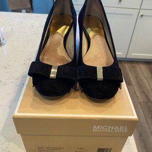 Michael Kors Black and Gold Heels 6.5